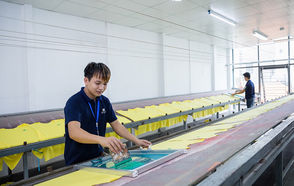 In hình lên áo và sấy khô